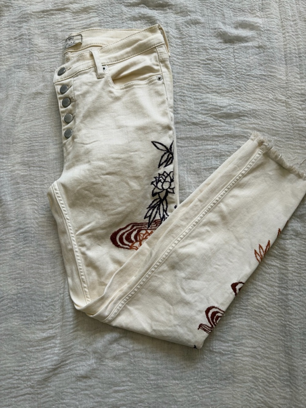 Free People Embroidered Jeans – Size 27
